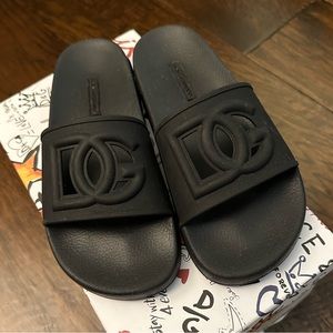 Dolce & Gabbana Slipons sz 37 EUC
